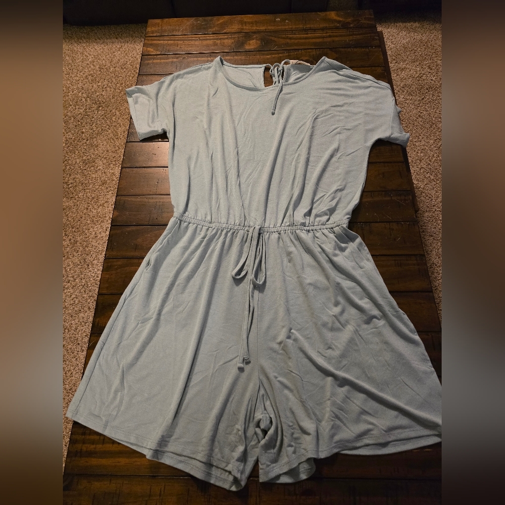 Zenana NWOT Romper Light Blue with pockets - Picture 1 of 7